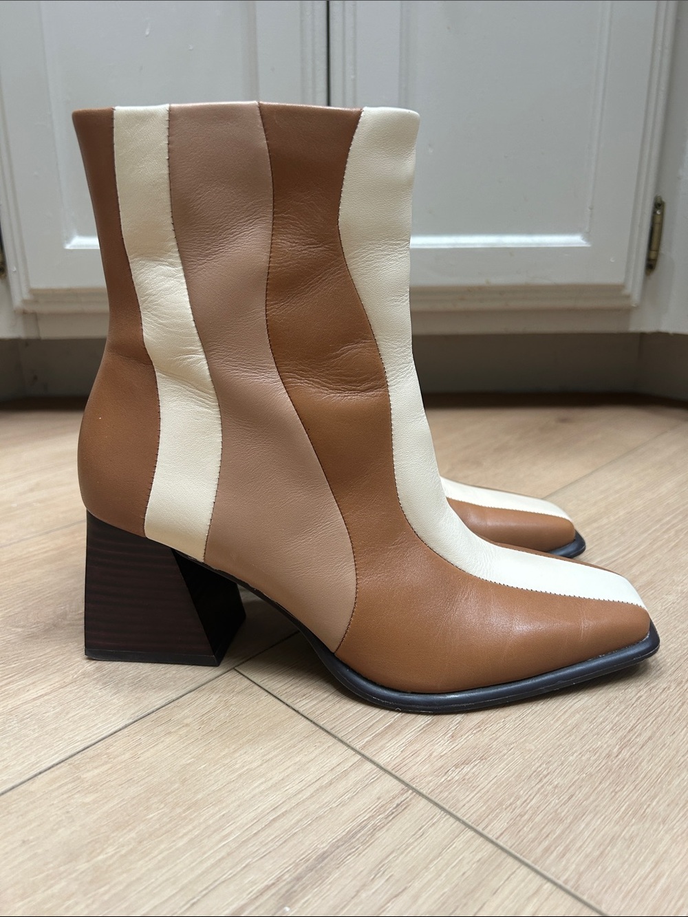 Gianni Bini Tri-Color Tan Beige Camel Leather Block Heel Boots Size 7